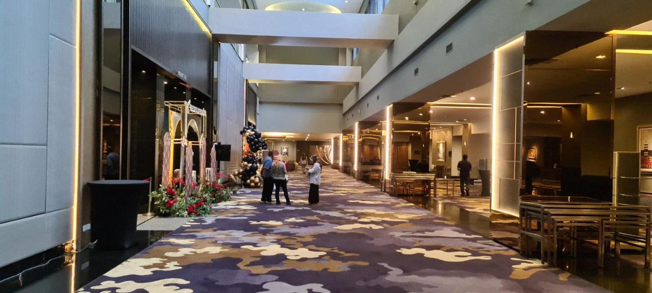 Raymond Suites At Berjaya Times Square 쿠알라룸푸르 외부 사진